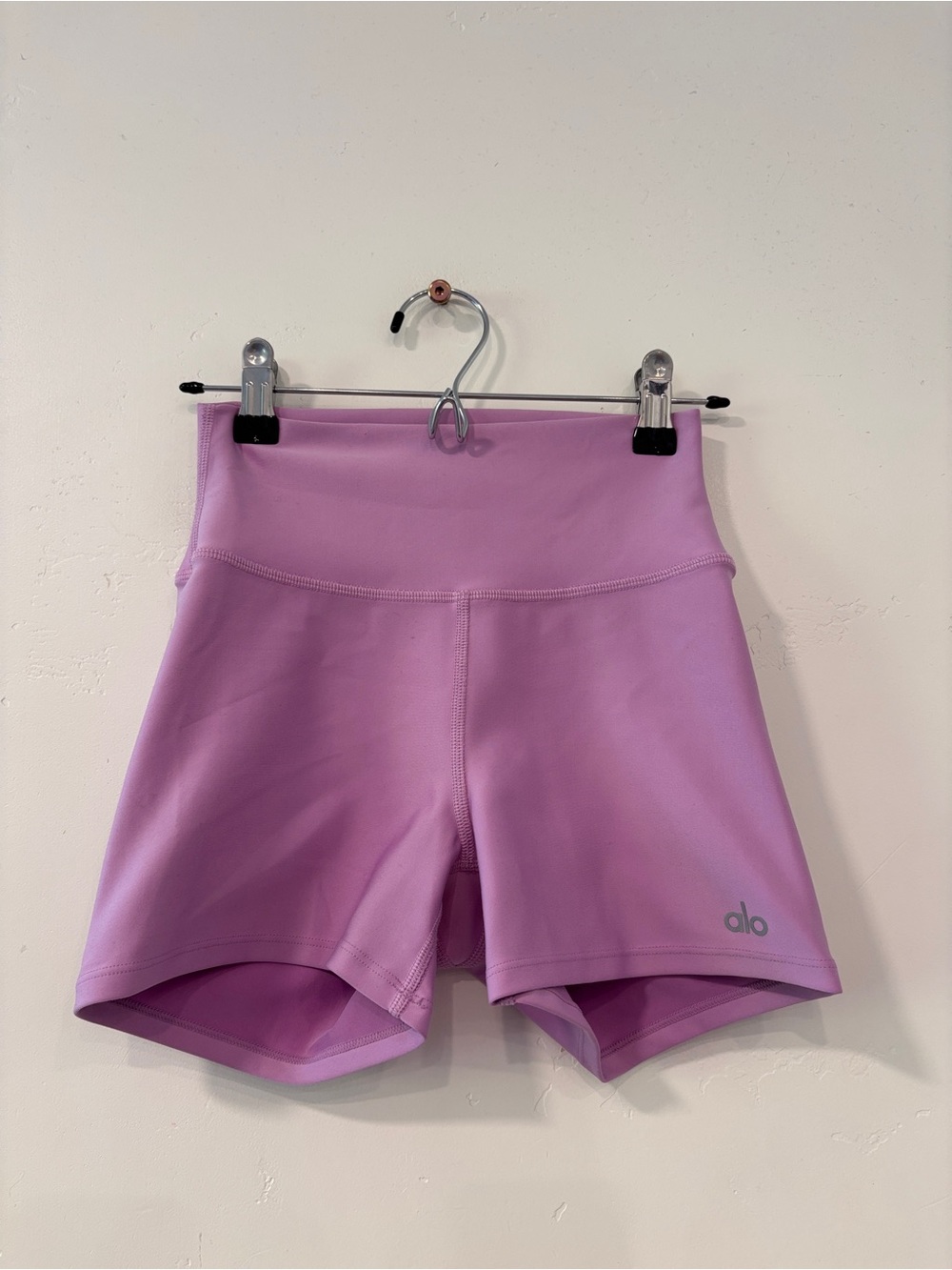 Alo 3” High Waist Airlift Shorts Pink Activewear Running Pilates Womens Size XS
